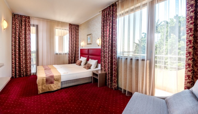 CAPRI_HOTEL_NESSEBAR_BULGARIA_AIR_TOUR_TRAVEL